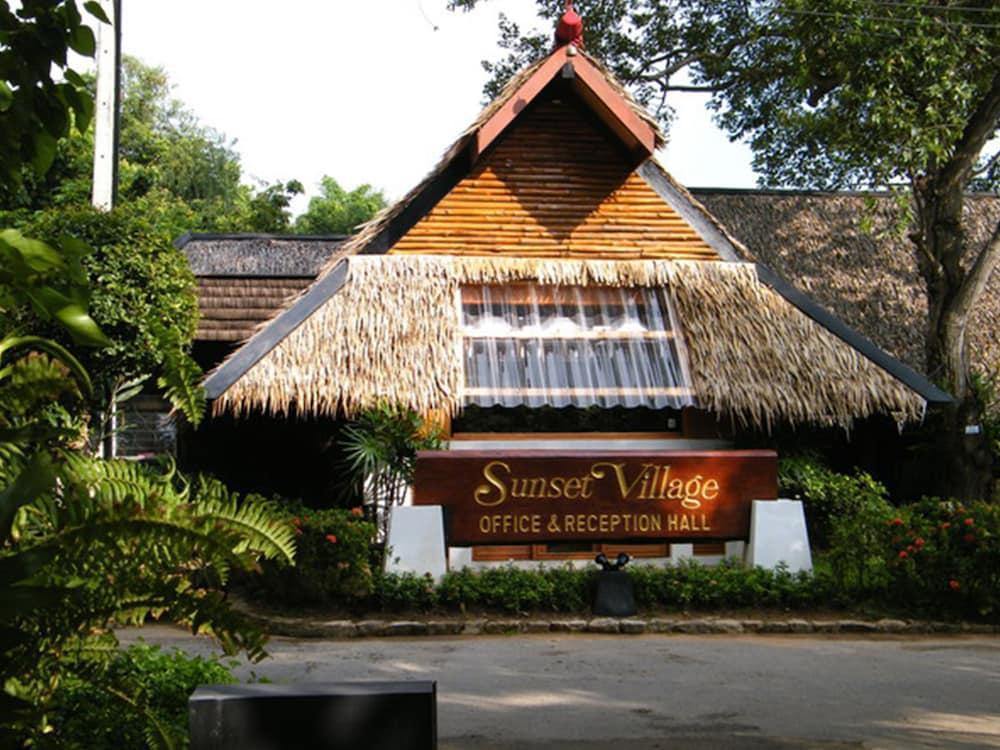 The Sunset Village -Sha Plus Certified Na Chom Thian Exterior photo